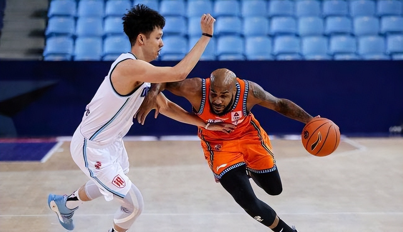 包含广东宏远训练开放日,冲刺阶段扳平良机引欢呼,意大利杯在即,球队文化再被提及的词条 包含广东宏远训练开放日,冲刺阶段扳平良机引欢呼,意大利杯在即,球队文化再被提及的词条