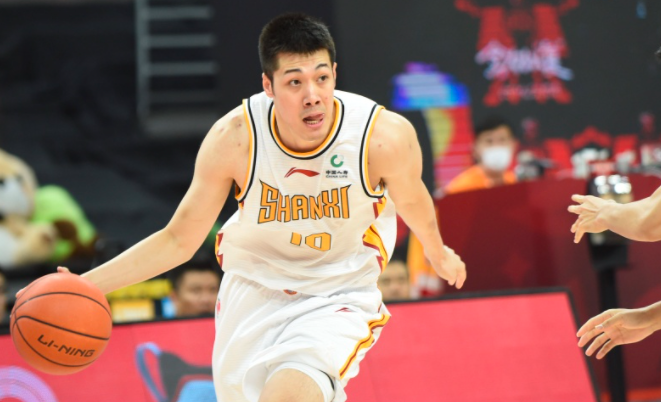 上海海港训练开放日，今晨回应争议引欢呼，CBA常规赛在即，控场能力受关注的简单介绍